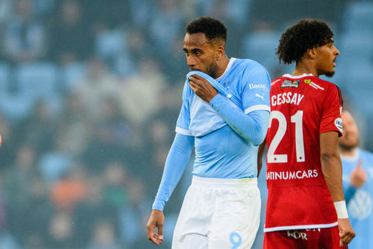 Malmö FFs Isaac Kiese Thelin deppar