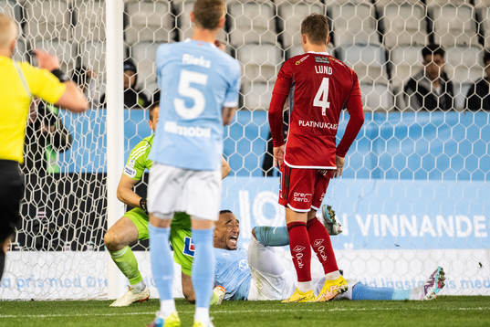 IFK Norrköpings Marco Lund Nielsen och Malmö FFs Derek