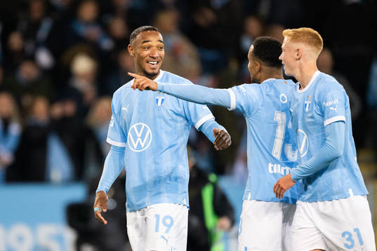 Malmö FFs Derek Cornelius, Martin Olsson och Hugo Larsson