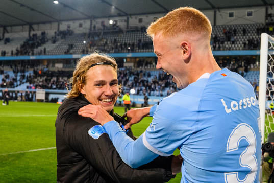 Malmö FFs Sebastian Nanasi och Hugo Larsson jublar
