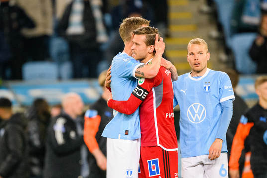 Malmö FFs Søren Rieks kramar om IFK Norrköpings Arnor