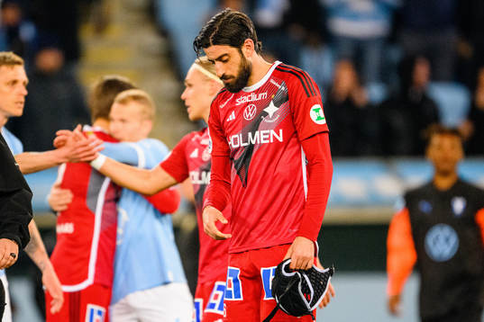 Norrköoings Kristoffer Khazeni deppar