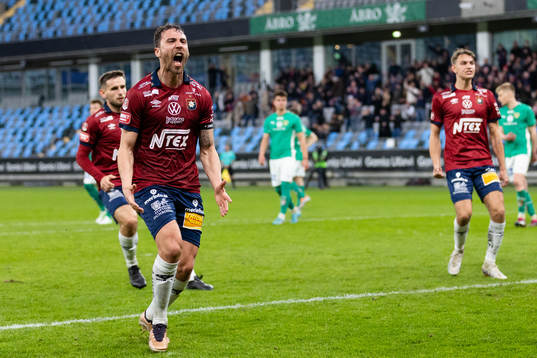 Örgrytes Jonathan Azulay jublar