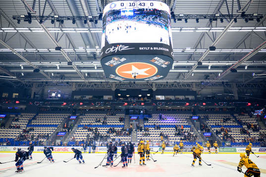 Spelarna i Växjö och Skellefteå värmer upp innan final