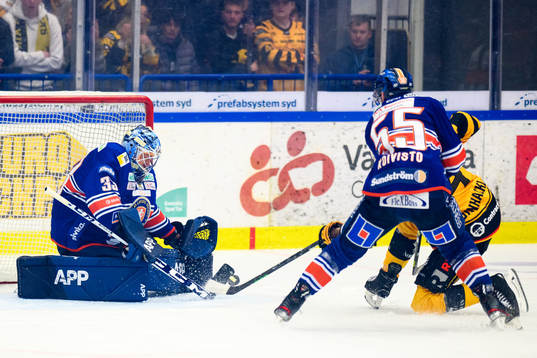 Växjös målvakt Emil Larmi