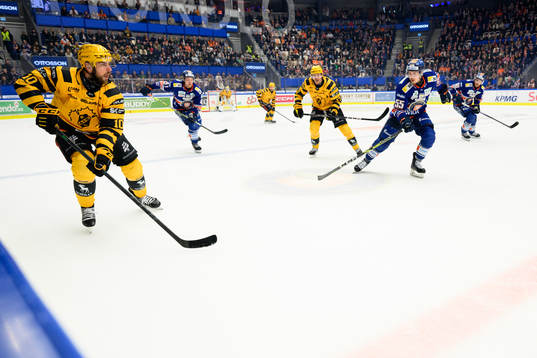 Skellefteås Joakim Lindström och Växjös Miika Koivisto