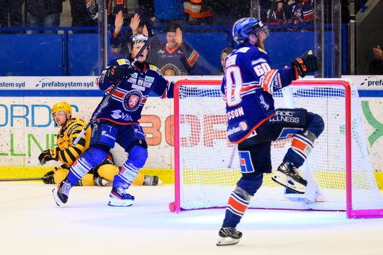 Växjös Victor Stjernborg jublar