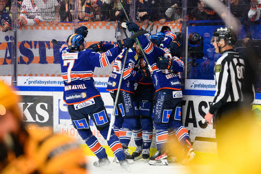 Växjös spelare jublar
