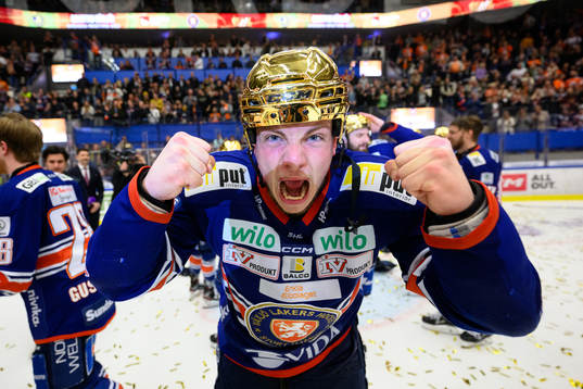 Växjös Victor Stjernborg jublar