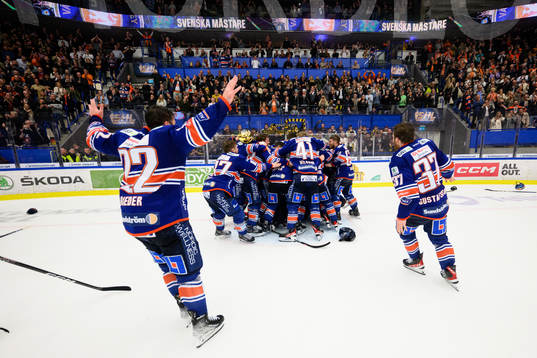 Växjös spelare jublar