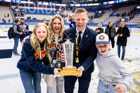 Växjös assisterande tränare Nicklas Rahm med familj