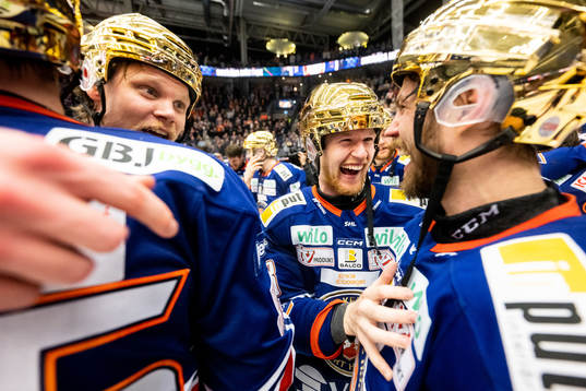Växjös Hugo Gustafsson jublar