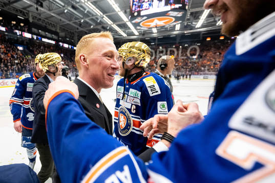 Växjös tränare Jörgen Jönsson jublar