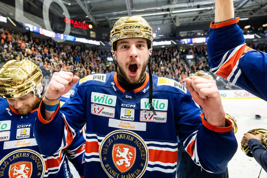 Växjös Hardy Häman Aktell jublar