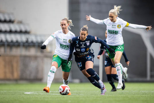 Hammarbys Julia Roddar och Alice Carlsson mot Linköpings