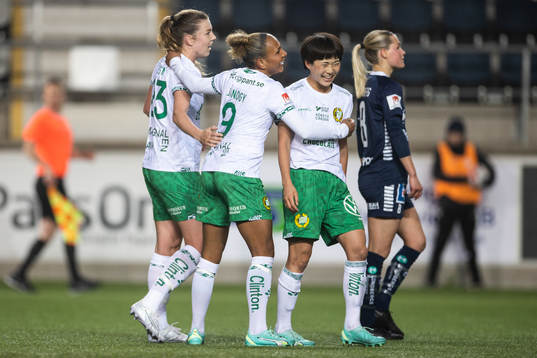 Hammarbys Maika Hamano jublar