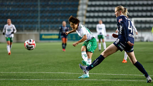 Hammarbys Maika Hamano och Linköpings Emma Östlund