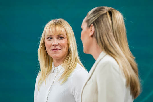 Johanna Frisk och Lisa Dahlkvist i Viaplay studion