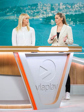 Johanna Frisk och Lisa Dahlkvist i Viaplay studion