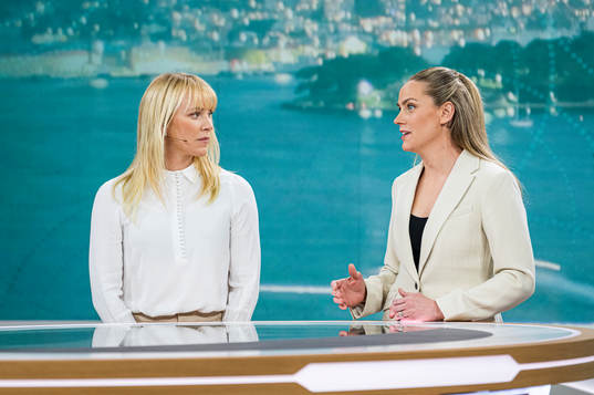 Johanna Frisk och Lisa Dahlkvist i Viaplay studion