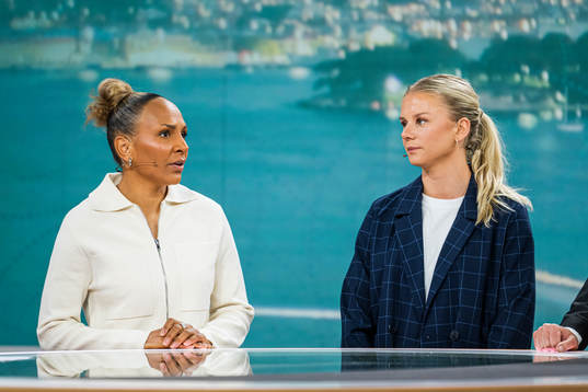 Hammarbys Madelen Janogy och Djurgårdens Nellie Lilja i