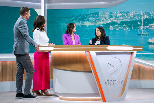 Saga Fredriksson och Jennifer Kücükaslan i Viaplay studion