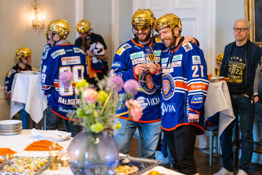 Tobias Rieder och Brian Cooper