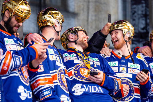 Martin Lundberg och Hugo Gustafsson skrattar