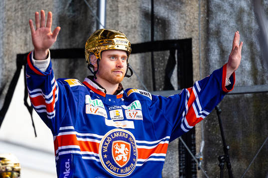 målvakt Adam Åhman