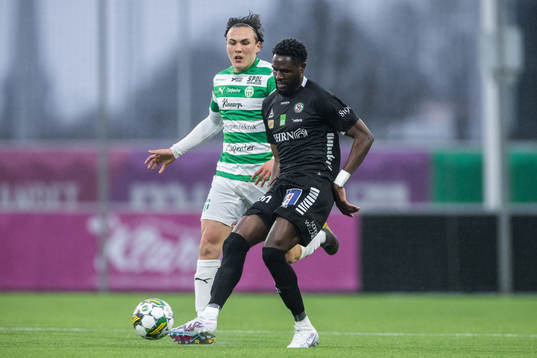 Västerås SKs Miguel Sandberg och Örebros Nasiru Moro