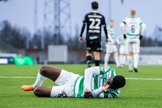 Västerås SKs Jaheem Burke har ont