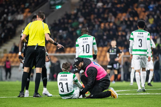 Västerås SKs Max Larsson har ont
