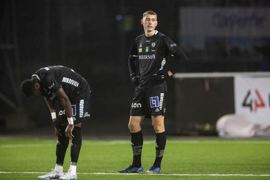 Örebros Nasiru Moro och Adi Fisic deppar