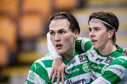 Västerås SKs Miguel Sandberg och Max Larsson jublar