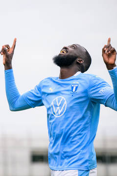 Malmö FFs Mahamé Siby jublar
