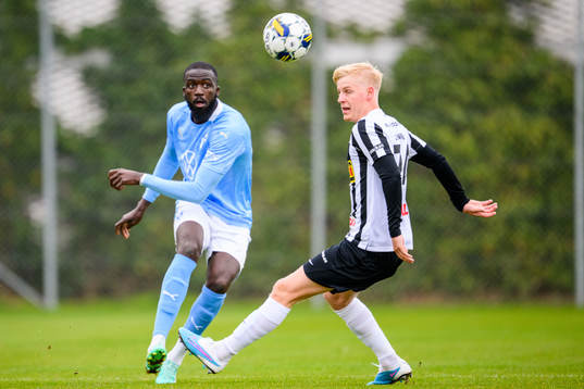 Malmö FFs Mahamé Siby och Landskronas Emil Lindman