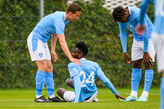 Malmö FFs Niklas Moisander och Emmanuel Addoquaye Lomotey