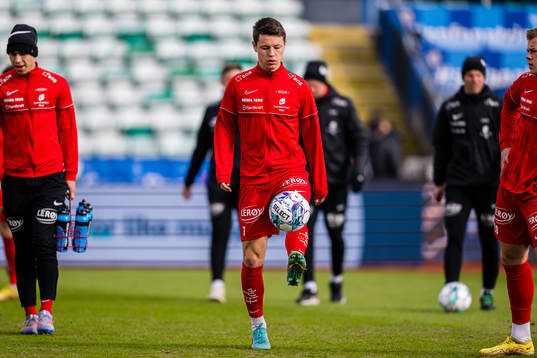 Mathias Rasmussen of Brann warms up