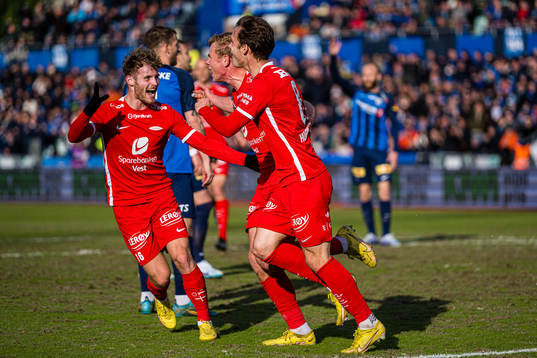Aune Heggebø of Brann celebrates