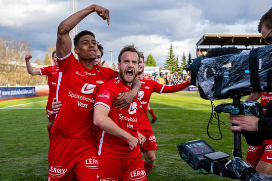Bård Finne of Brann celebrates