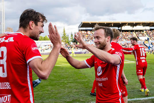 Bård Finne of Brann celebrates