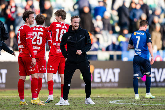 Felix Horn Myhre and Bård Finne of Brann celebrates