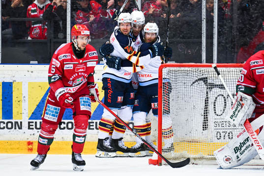 Djurgårdens Lukas Vejdemo jublar med lagkamrater