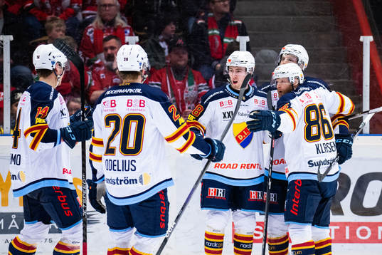 Djurgårdens Jonathan Lekkerimäki jublar med lagkamrater