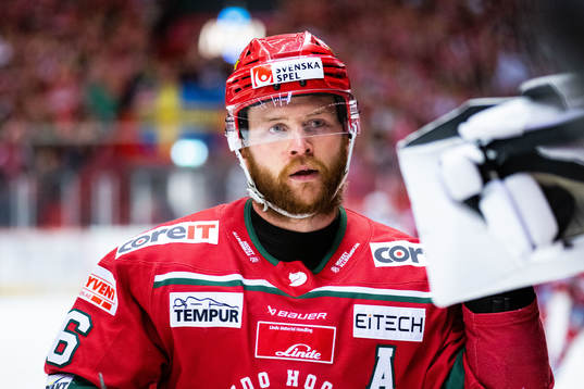 Modos Sebastian Ohlsson jublar