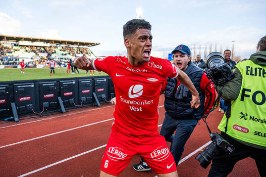 Japhet Sery Larsen of Brann celebrates