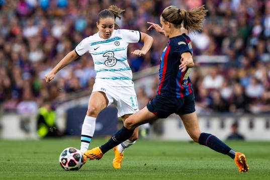 Guro Reiten of Chelsea and Irene Paredes of Barcelona