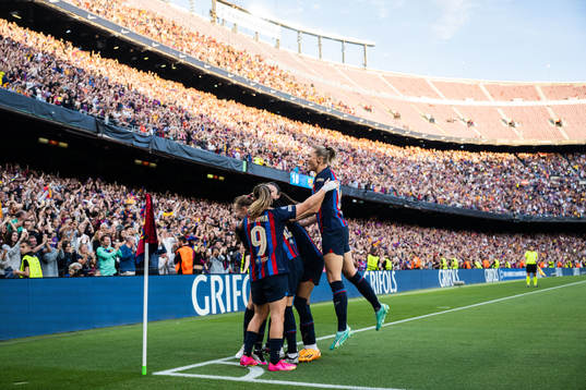 Fridolina Rolfö of Barcelona celebrates with Caroline