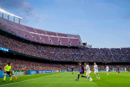Caroline Graham Hansen of Barcelona and Magdalena Eriksson