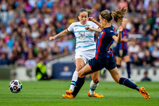 Guro Reiten of Chelsea and Irene Paredes of Barcelona